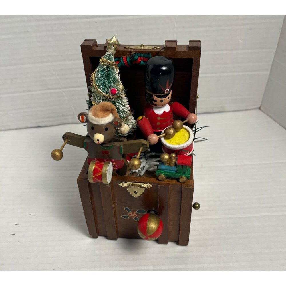 Vintage Enesco 1982 Wooden Christmas Music Box Toyland With Soldier Bear & Tree